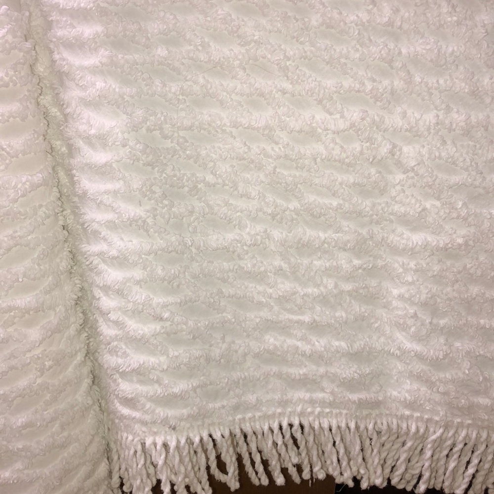 Chenille diamond pattern bedspread